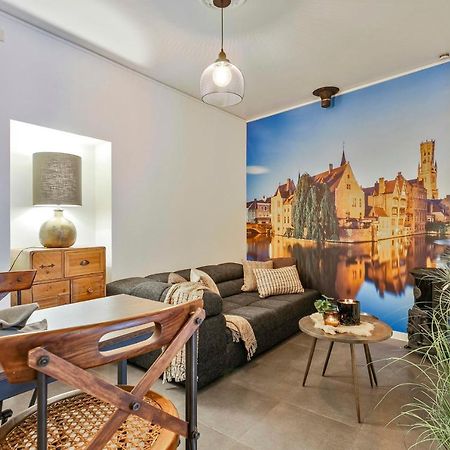 Huswell - Charming Getaway In The Historical City Center Brugge Buitenkant foto