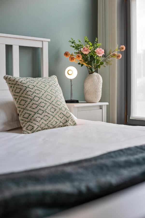 Huswell - Charming Getaway In The Historical City Center Brugge Buitenkant foto
